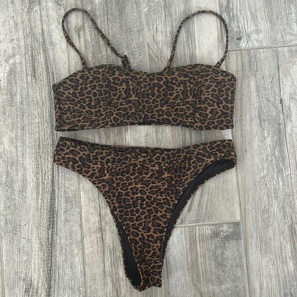KENDALL & KYLIE swimsuit - Picture 1 of 2